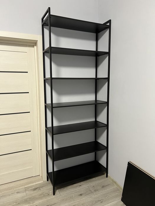 Стелажі високі в стилі лофт