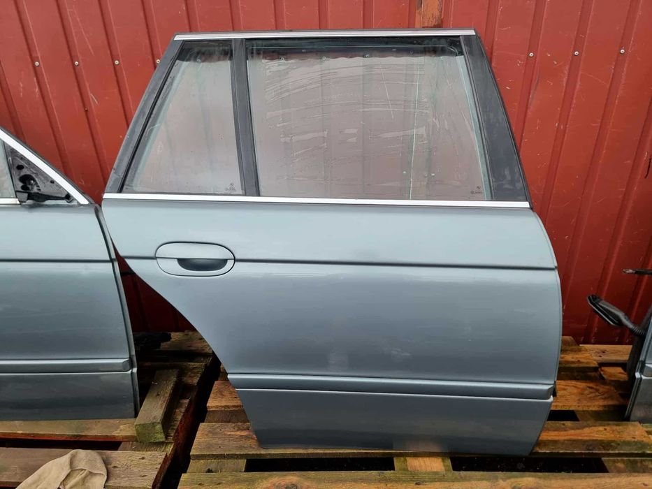 BMW e39 touring drzwi prawy tył zdrowe org lakier schiefergruen kpl
