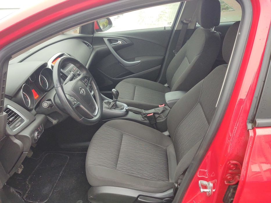 opel astra J LIFT 2013r 1.4 benz 101 KM SUPER STAN TECH 151 tyś km