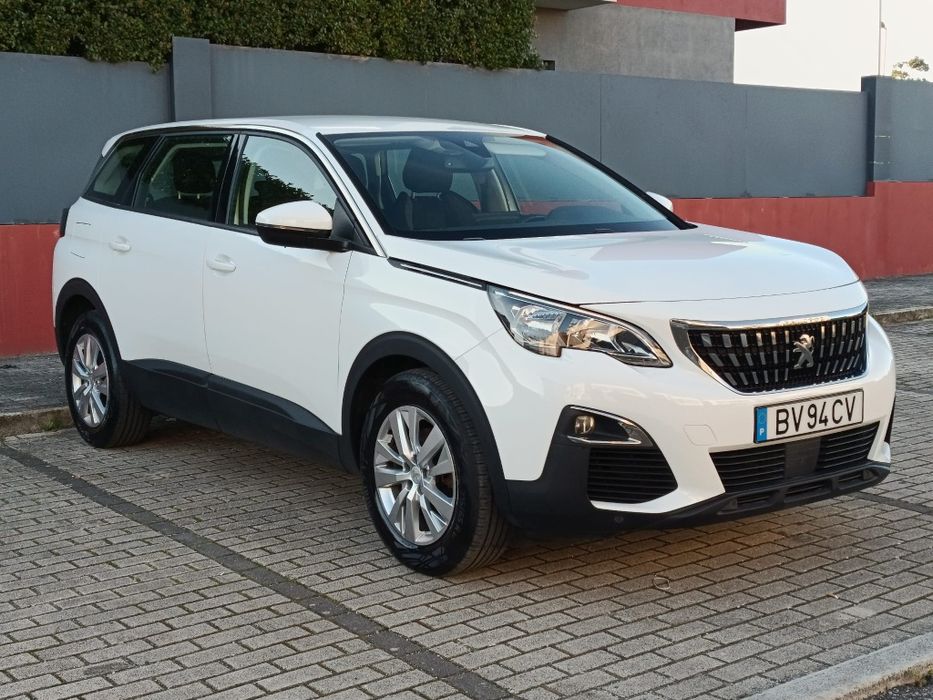 Peugeot 5008 Versão Puretech 1.2L - 2020/11