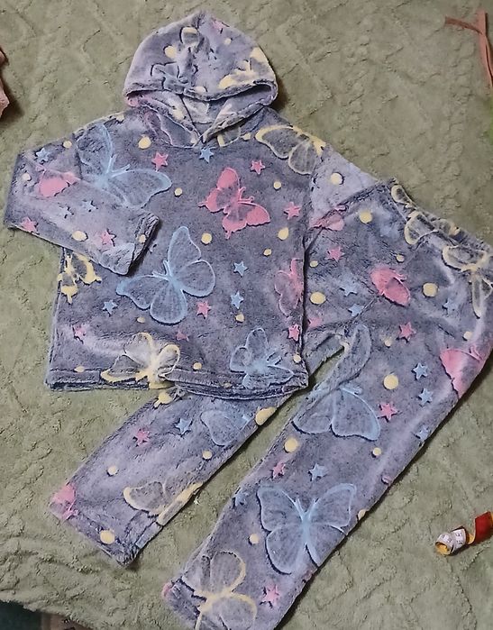 Тепла піжама для дівчинки, світиться в темряві