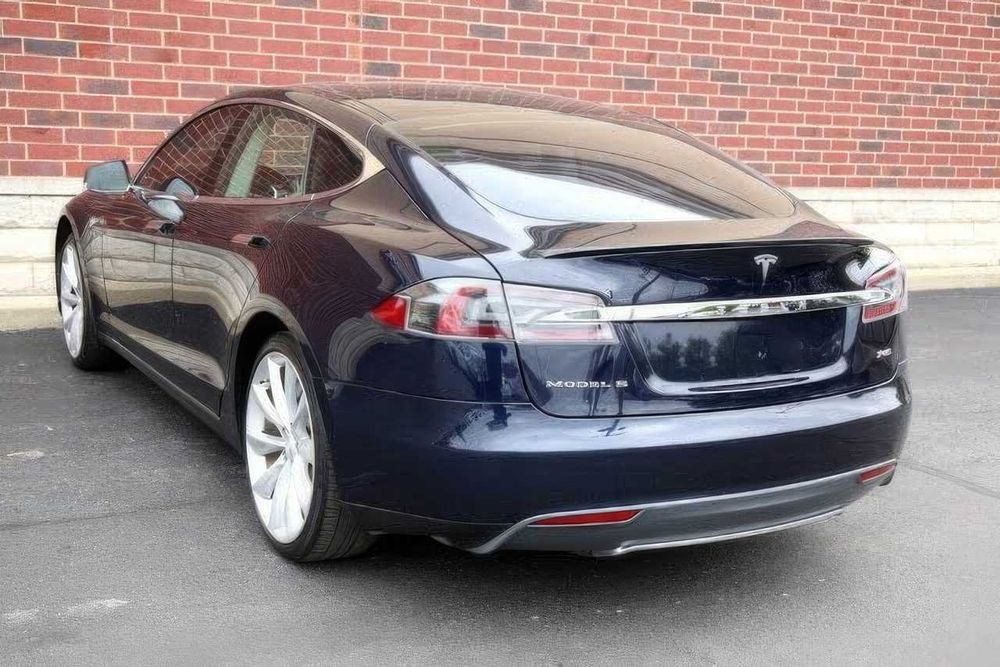 Tesla Model S      2014
