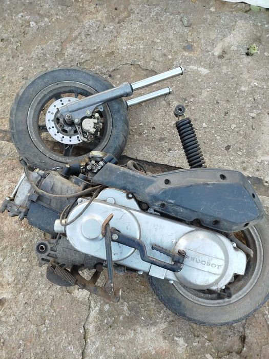 Silnik do skutera Peugot + czesci