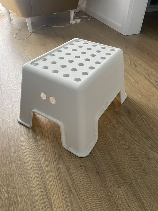 Podeścik Ikea kremowy