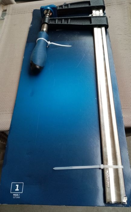 Scisk śrubowy duży metalowy Nowy