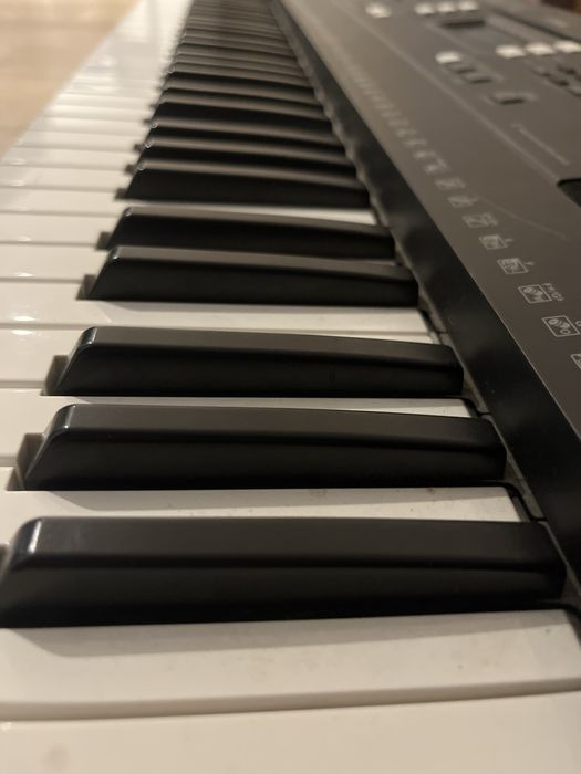 Teclado Yamaha PRS-E343
