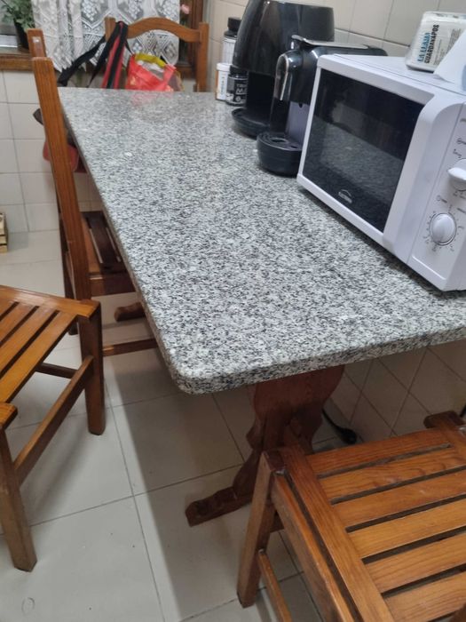 Mesa de granito como nova