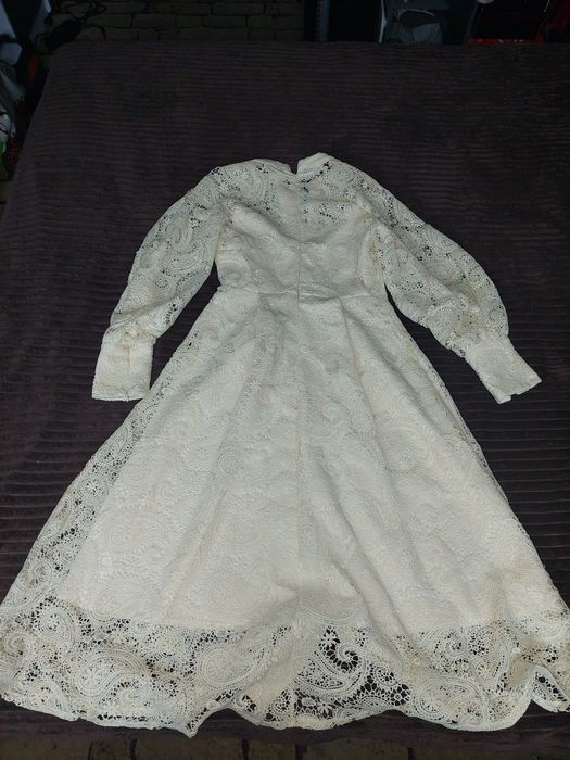 Красиве мереживне плаття