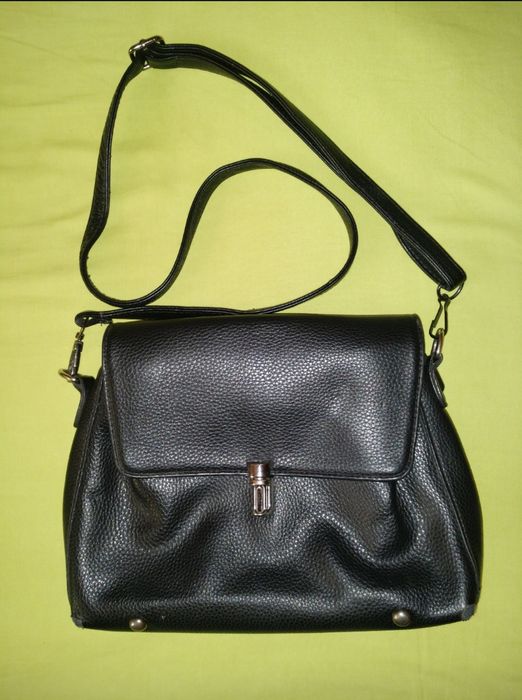 СРОЧНО  ЛОТ с сумками женскими и детскими! Косметичка велика нова