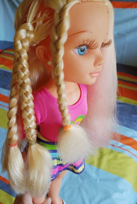 Boneca Nancy. Marca Famosa. 42cm