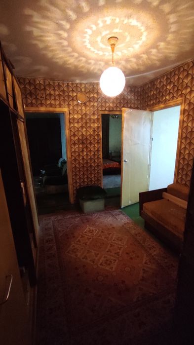 Продам 3 комн квартиру с холлом в центре Верхнеднепровска