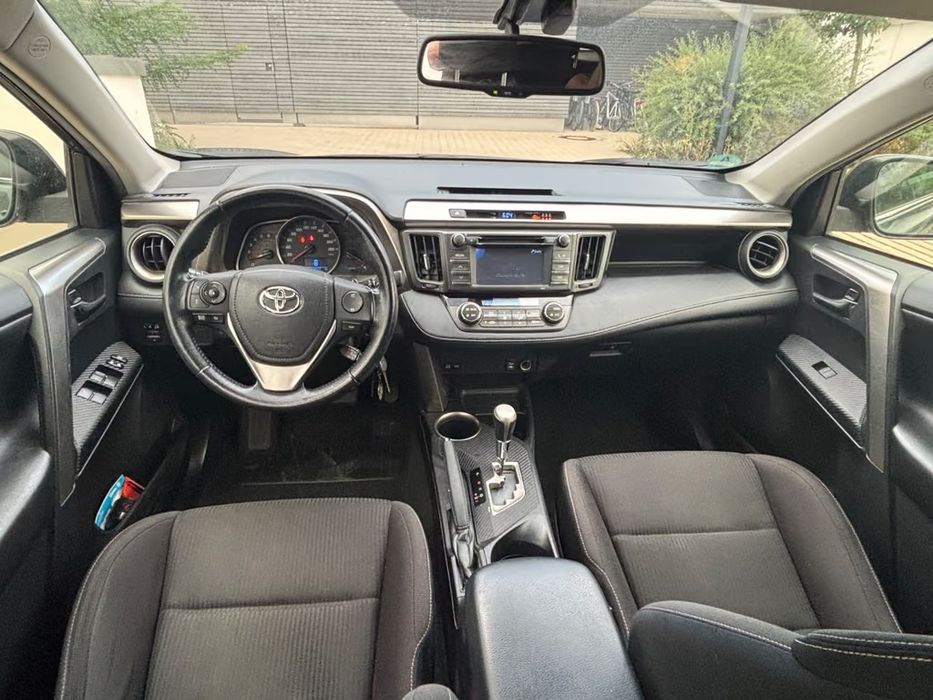 Toyota RAV-4 2013...