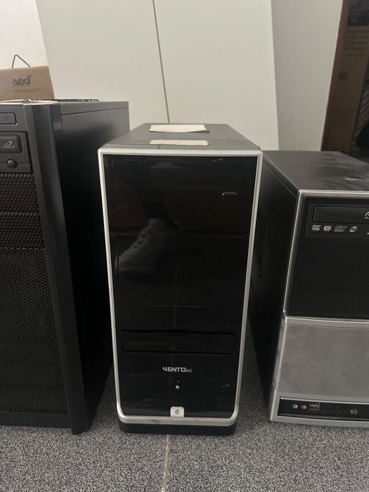 Várias Torres de Computador