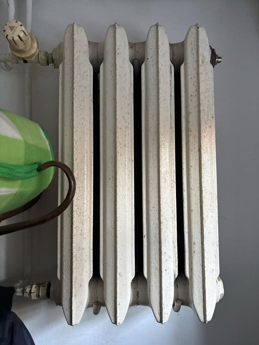 Żeliwne grzejniki NRD – retro loft, sprawne, mocne