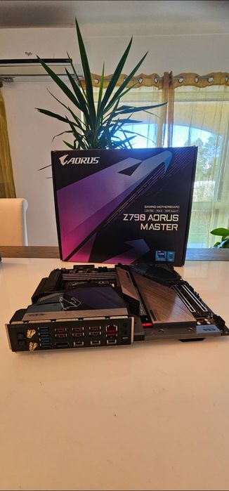MOTHERBOARDS GAMING Z790 - Asus TUF e Gigabyte Aorus (DDR4/DDR5)
