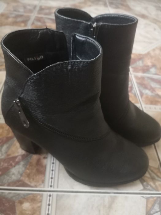 Buty na obcasie czarne