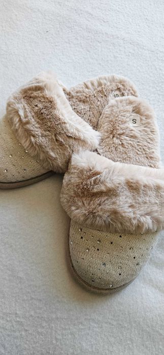 37 futerkowe kapcie futerko papcie klapki buty sandały adidasy