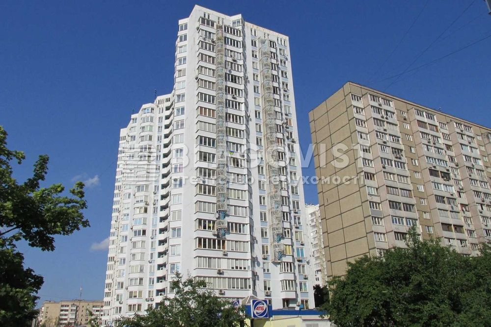 Простора 2-кімнатна квартира 95 м² біля метро Вирлиця, м.Харківська