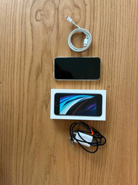 iPhone SE 2020 64 GB biały - stan bardzo dobry + dodatki