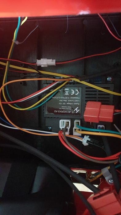 Jipe Elétrico InfantilXL 12V - 2 lugares(suporta 50kg)+comando