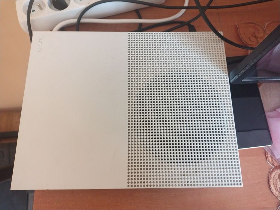 Xbox one+pad sprzedam