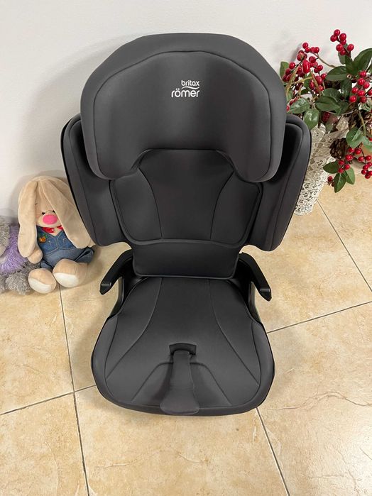 Автокрісло BRITAX ROMER KIDFIX I-Size  Група 2/3 (15-36кг) бустер