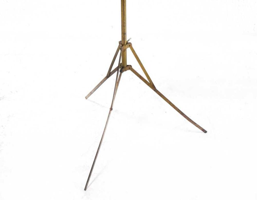 Suporte de partituras em metal dourado articulado