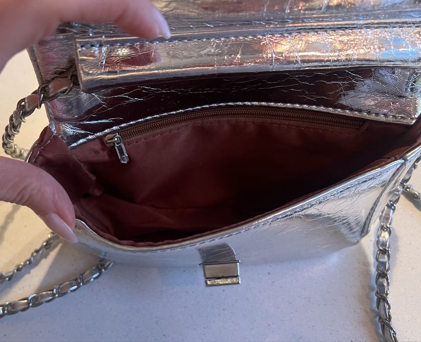 Torebka srebrna , mała, elegancka .