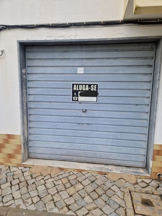 Aluga-se Garagem