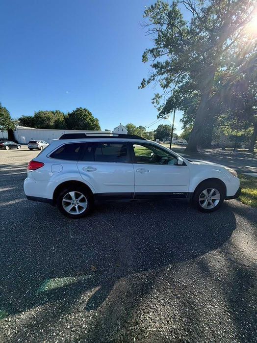 Subaru Outback Limited      2013