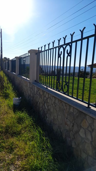 Executamos trabalhos de pintura e reformas em geral