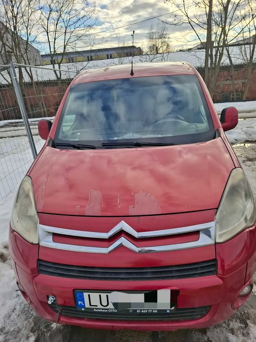 Sprzedam Berlingo z uszkodzonym silnikiem