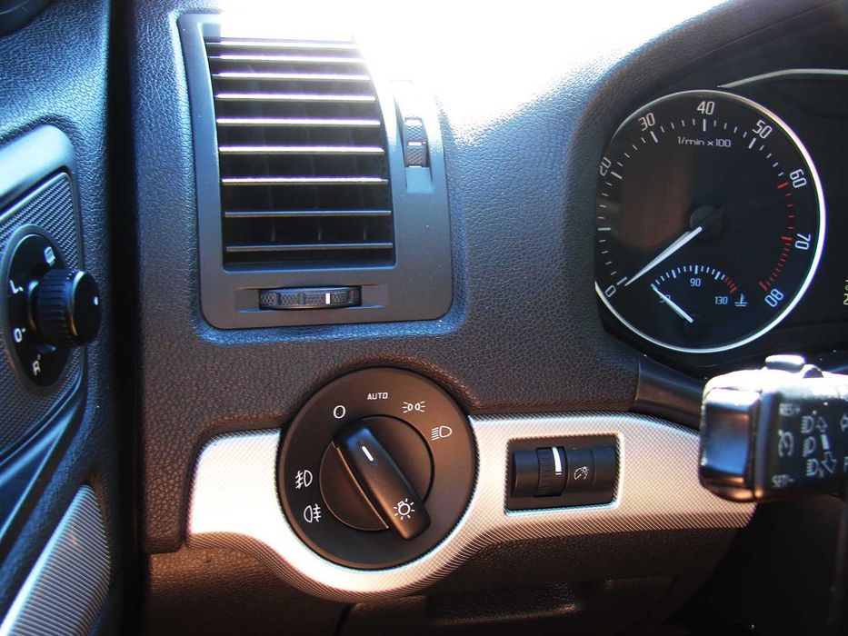 Skoda Octavia 1.8 TSi механика 6-ст 2011 год (максимальная комплектация)