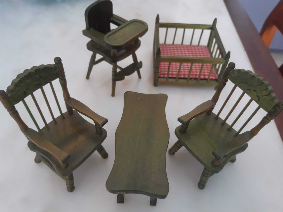 Miniatura mobília sala madeira,8 peças, cor verde, anos 90, como nova