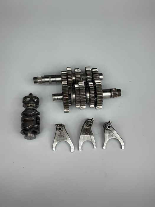 Dawca Części YAMAHA YZF250 R 06-09 Kartery Skrzynia Głowica Wał Cdi