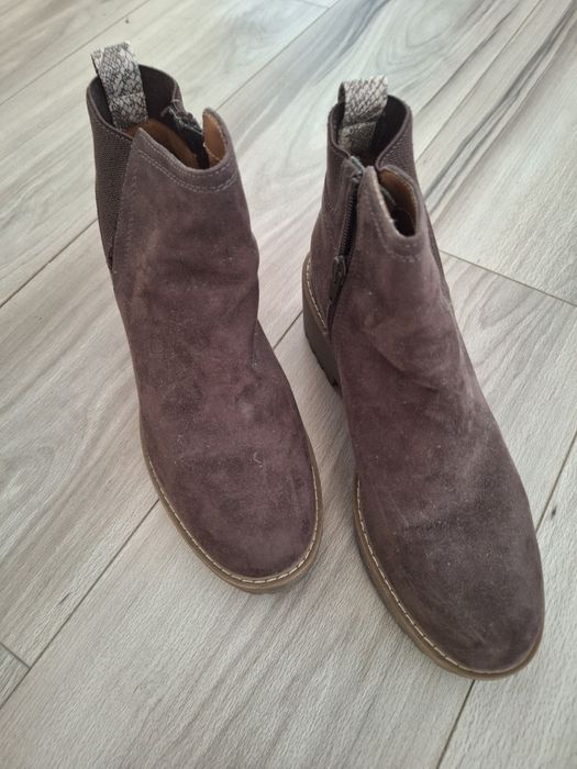 Brązowe zamszowe botki rozm 38