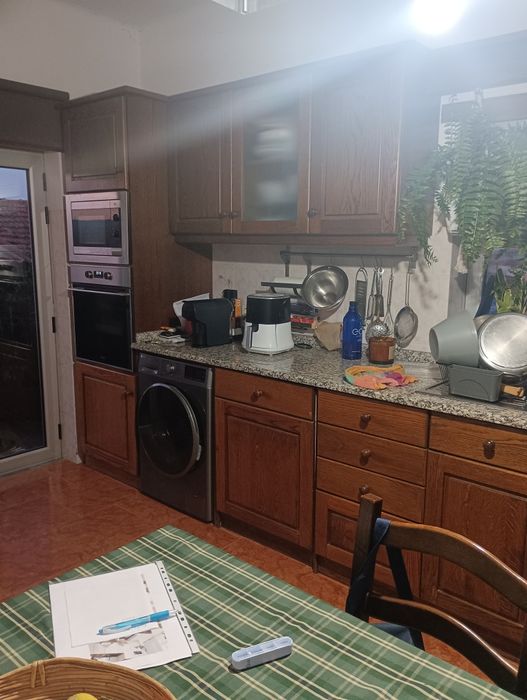 Cozinha em madeira maciça