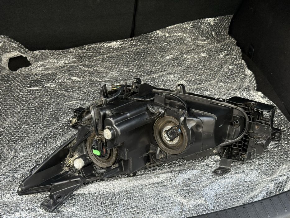 Права фара на Mazda 3 2013-2016 рік, ідеальний стан