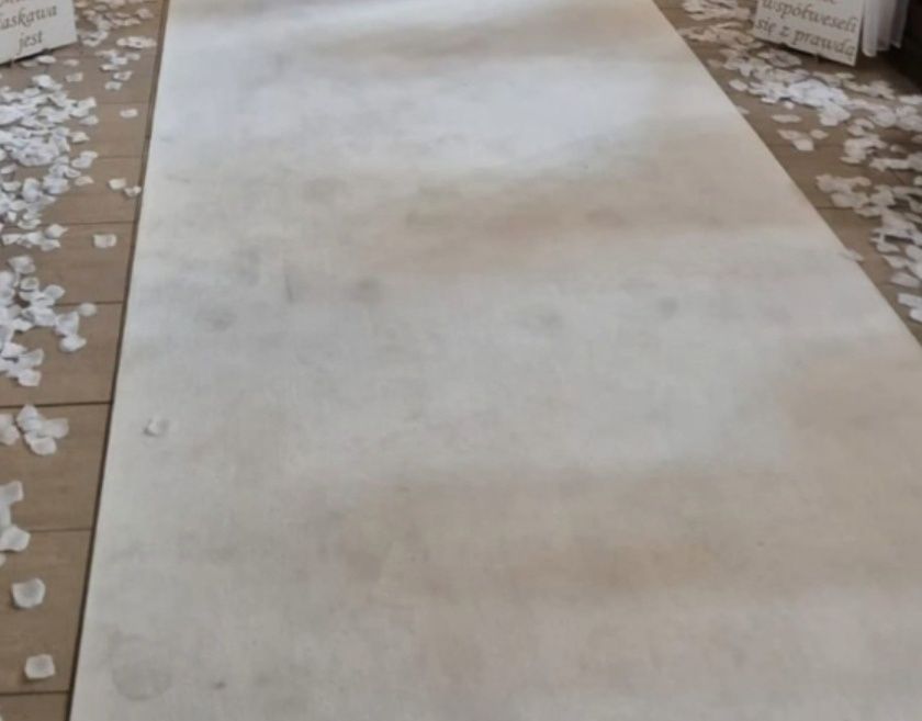 Sprzedam biały dywan chodnik 
Długość 10m, szerokość 1,5m