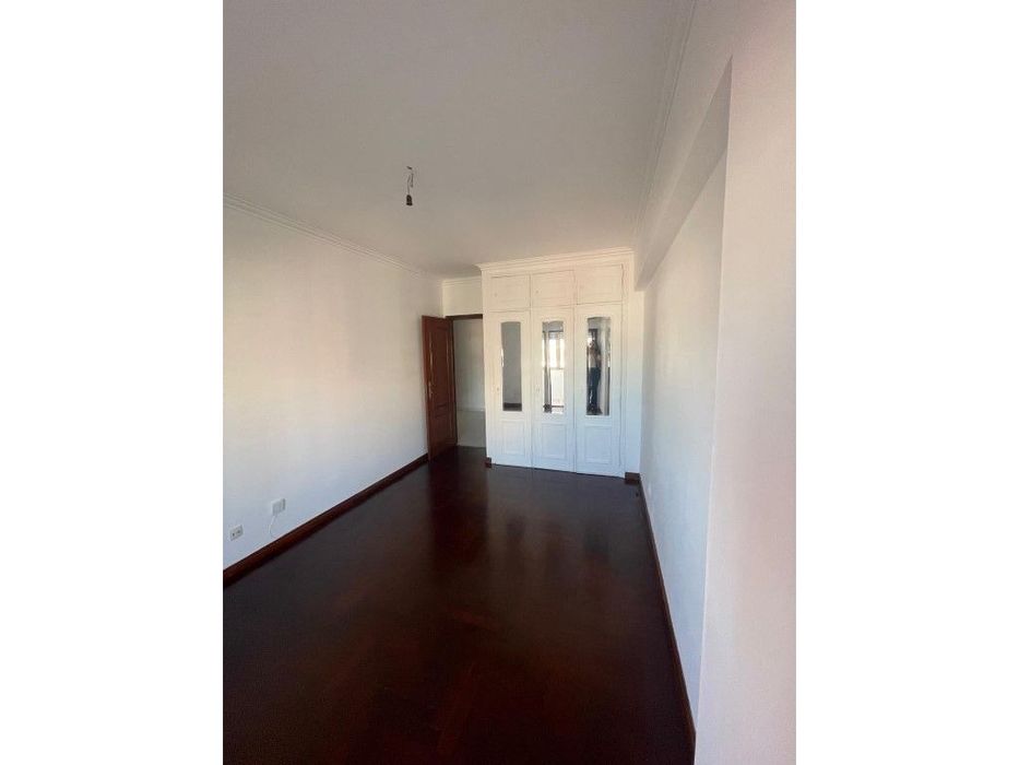 Apartamento espaçoso para arrendamento em São Marcos - Avenida do B...