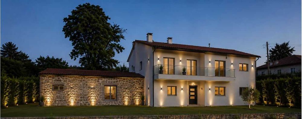 Moradia T6 com terreno urbano 1500m2 Esmeriz  VNFamalicão