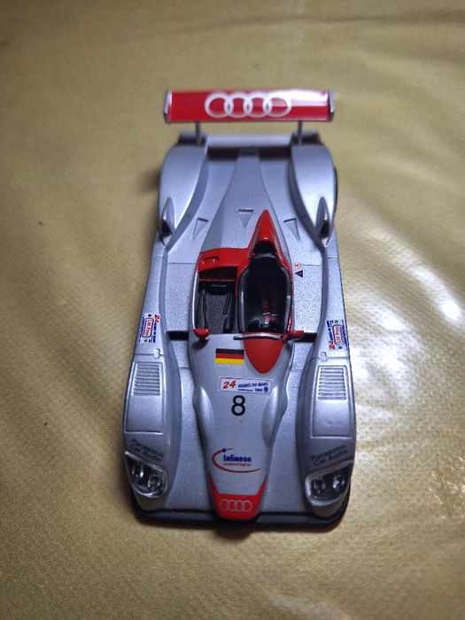 Miniatura Audi R8 1:43