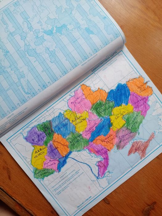 Атлас і контурна карта 6, 8, 9, 11 клас нові і зроблена