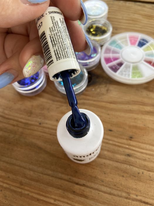 Cores e Brilhantes - Unhas Gel