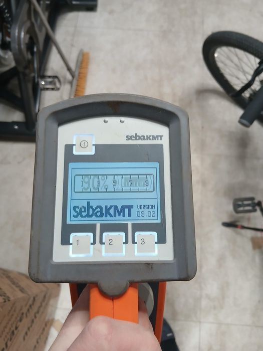 Seba KMT Easyloc RX- sprzęt do wykrywania kabli i rur w ziemi