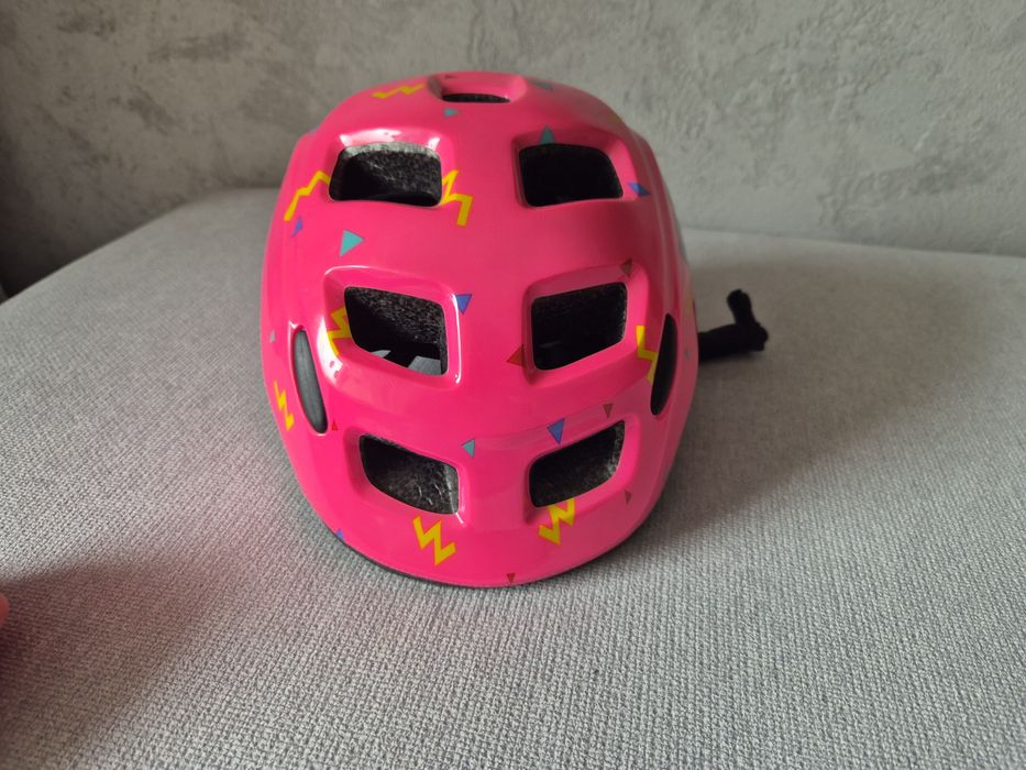 Kask dla dziewczynek w wieku 4 do 8 lat