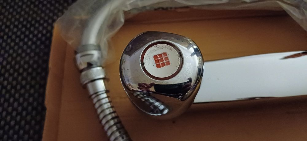 Torneira de cozinha de parede bicomando