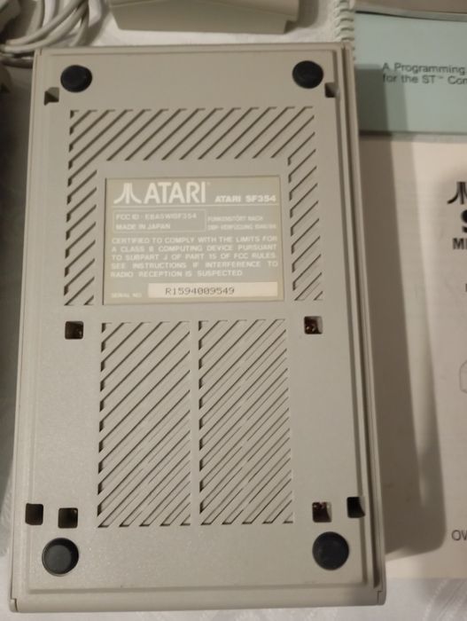 Komputer Atari 260 ST w stanie kolekcjonerskim