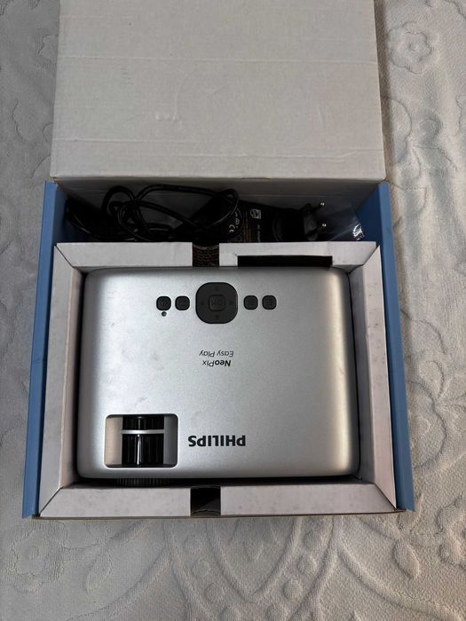 Projetor Philips NeoPix Easy Play (NPX443)