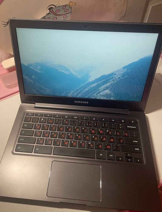 Компактний ноутбук Samsung для навчання — Тонкий, легкий, літає в інте